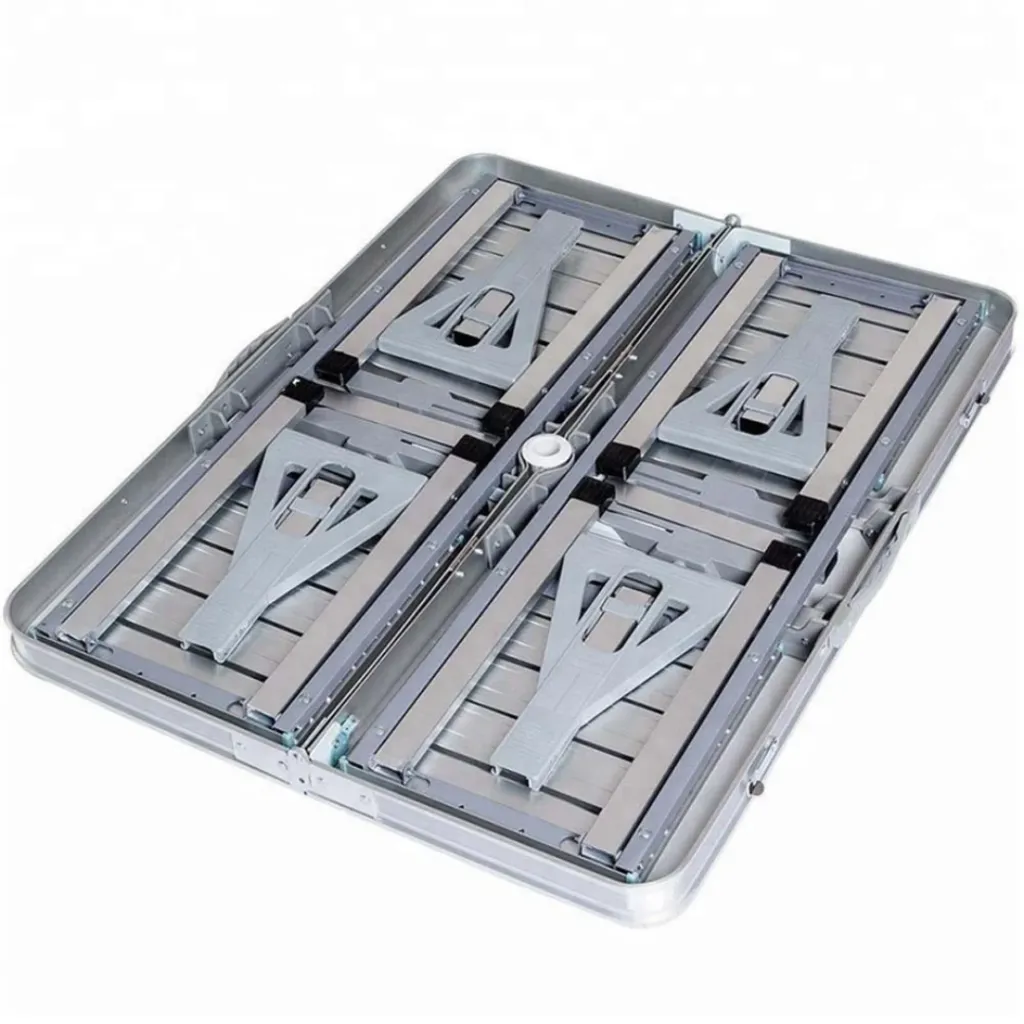 Table Pliante En Aluminium Avec 4 Chaises (9).webp