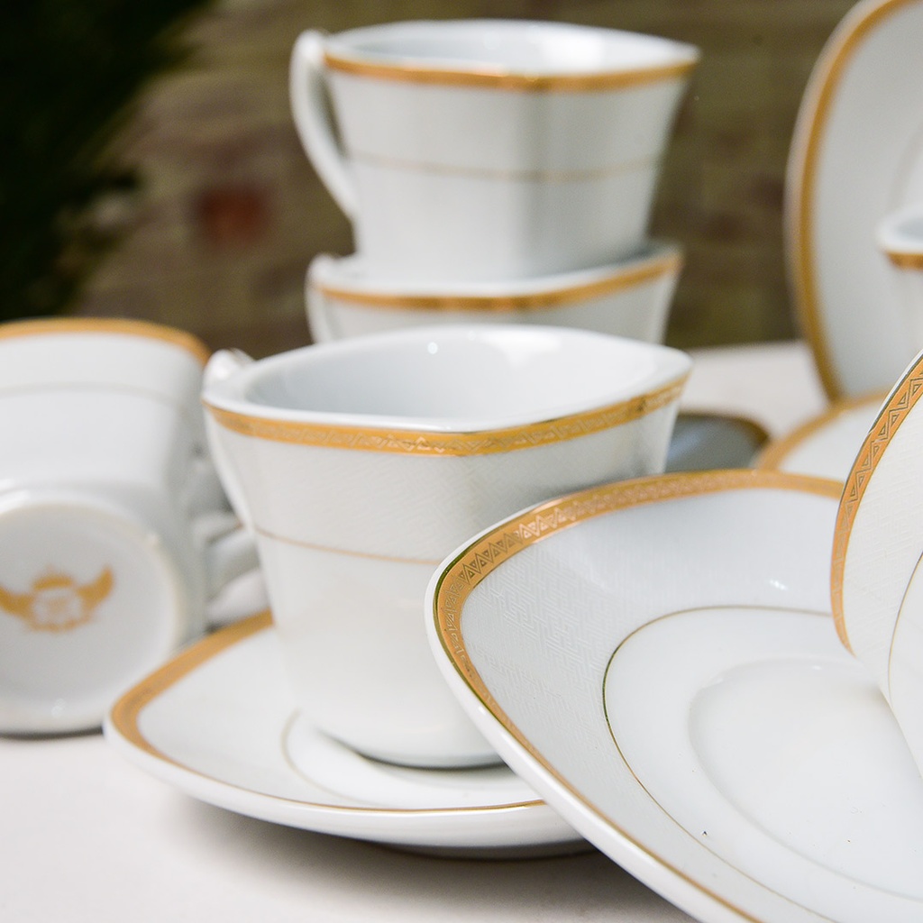 Service à Table 72 Pièces en Porcelaine Florence M3- Carré