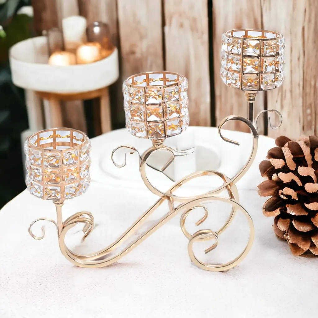 Élégant Bougeoir Doré à Trois Bras